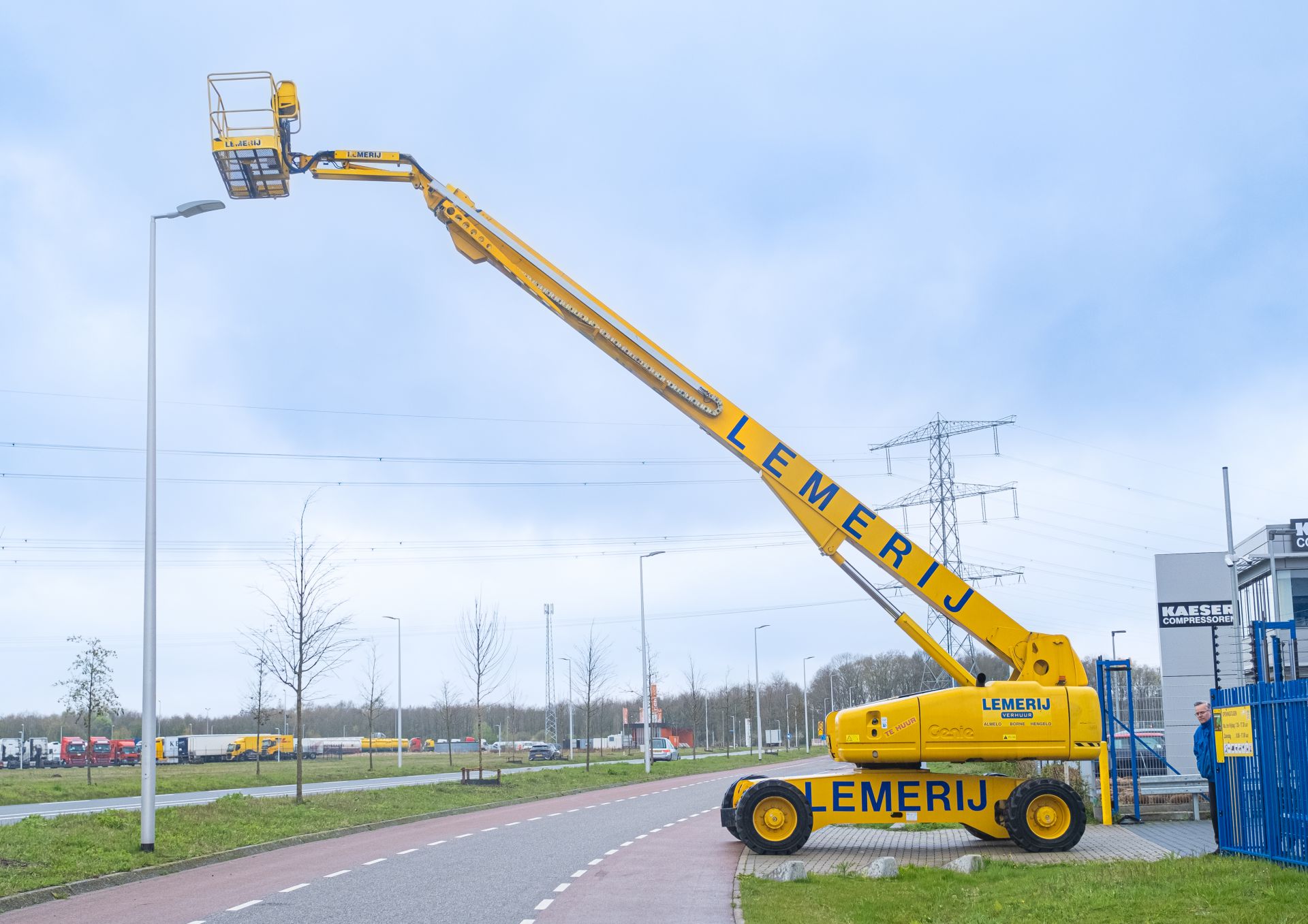 Telescoophoogwerker ; diesel (4x4x4) ; w.h. 34 m 