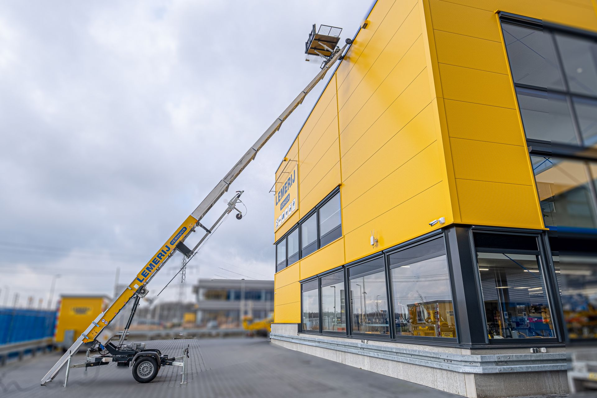 Verhuislift; 24 m. aanhangermodel