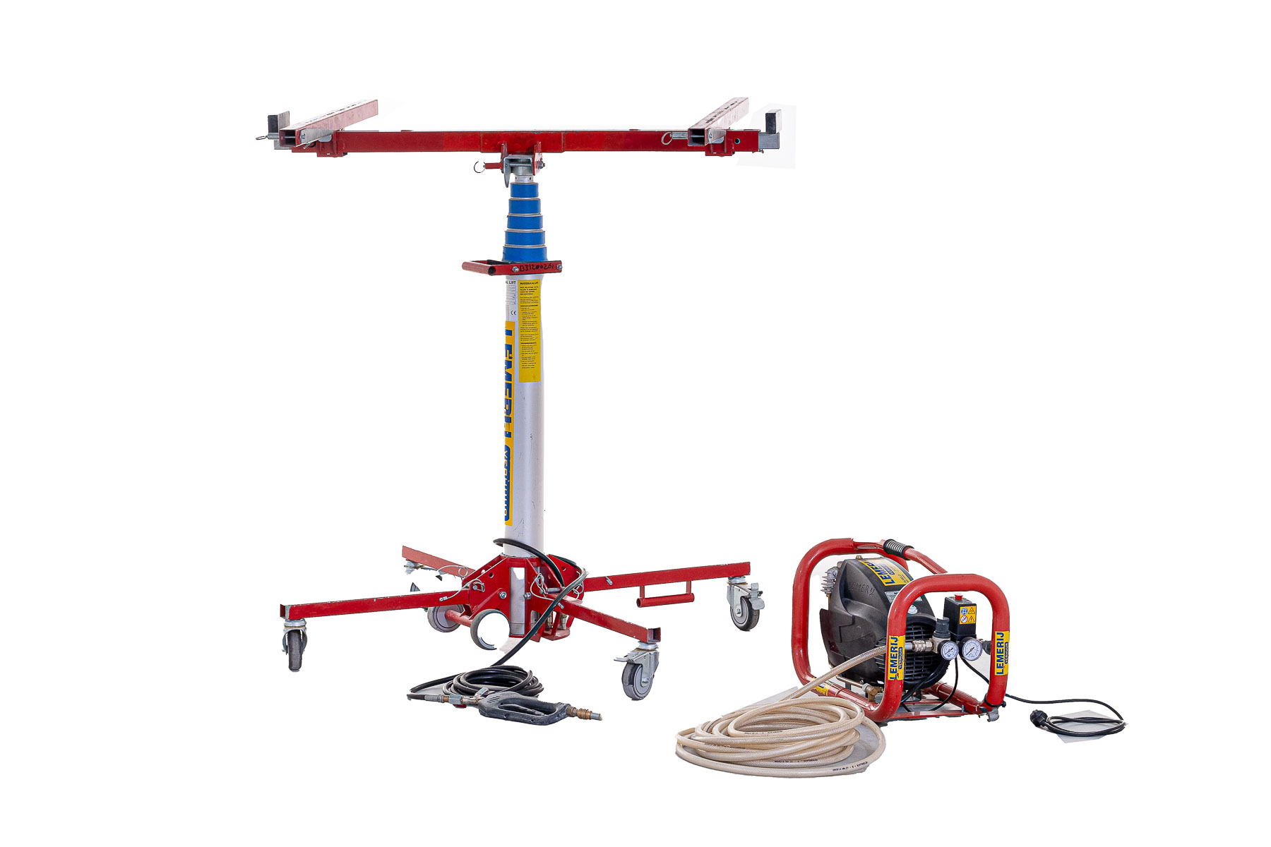 Pneumatische goederenlift; hefhoogte: 4,6m.  hefcap. 125 kg. ; Platenlift