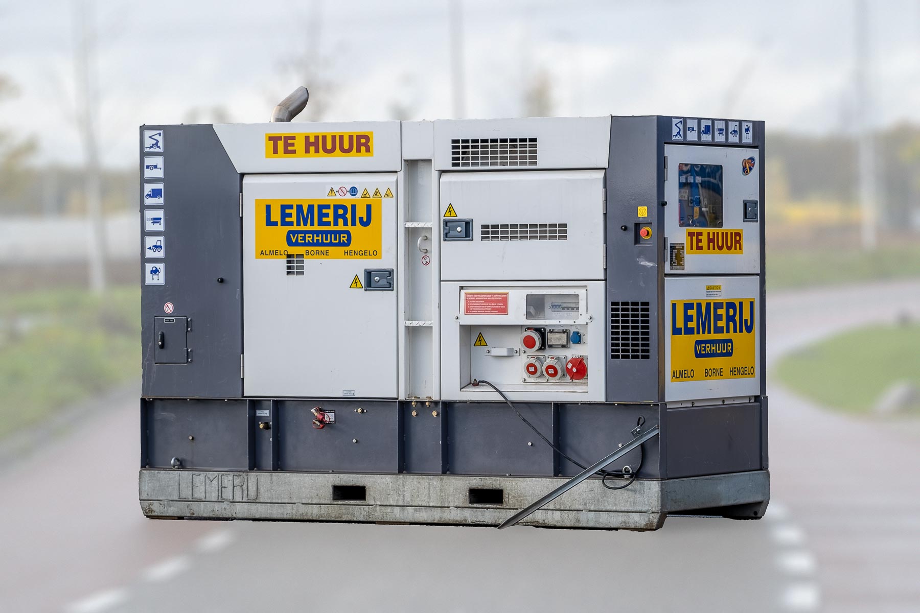 Aggregaat 100 kVA  ; 410 V / 3 X 140 A ; Ultra Silent
