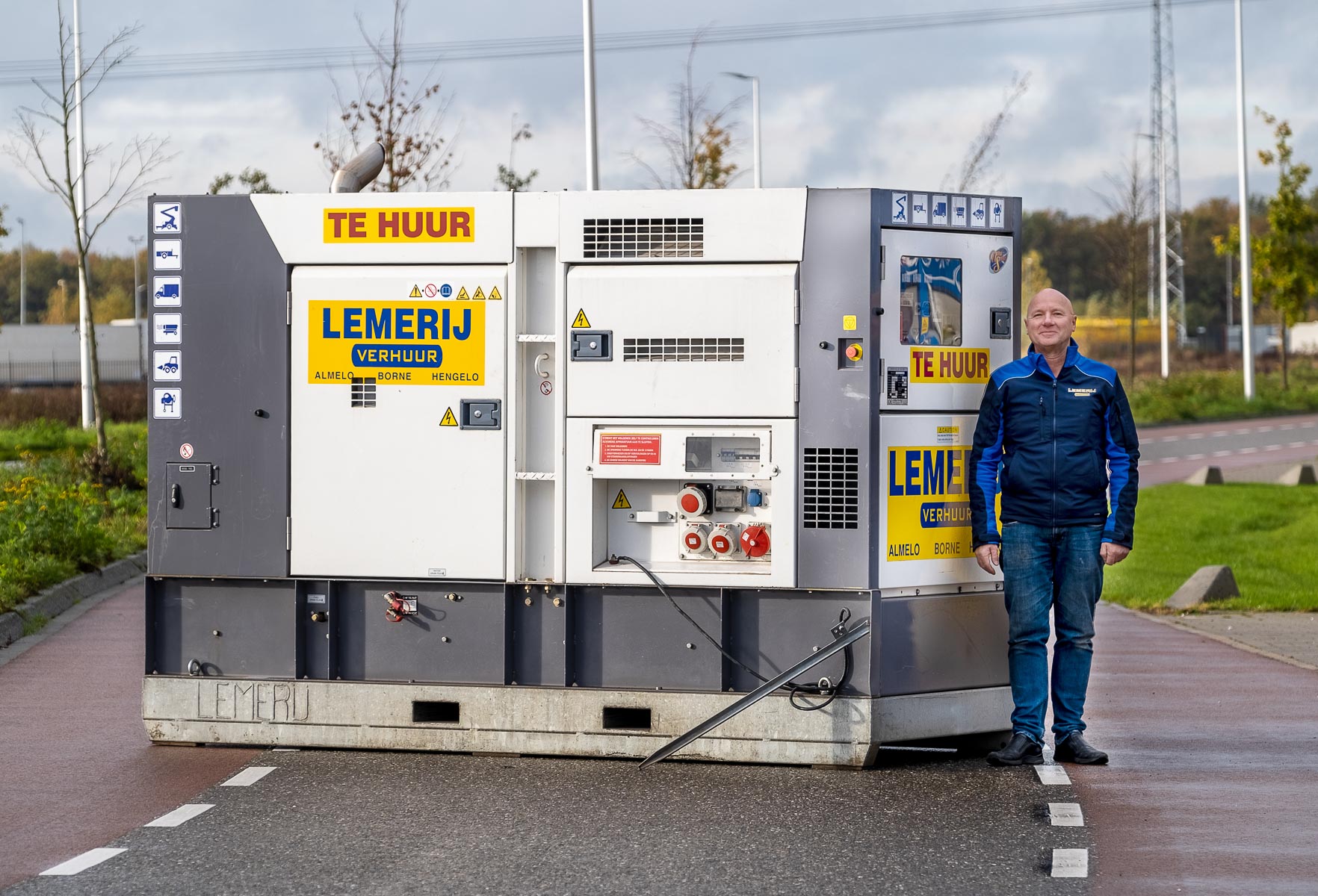 Aggregaat 100 kVA  ; 410 V / 3 X 140 A ; Ultra Silent