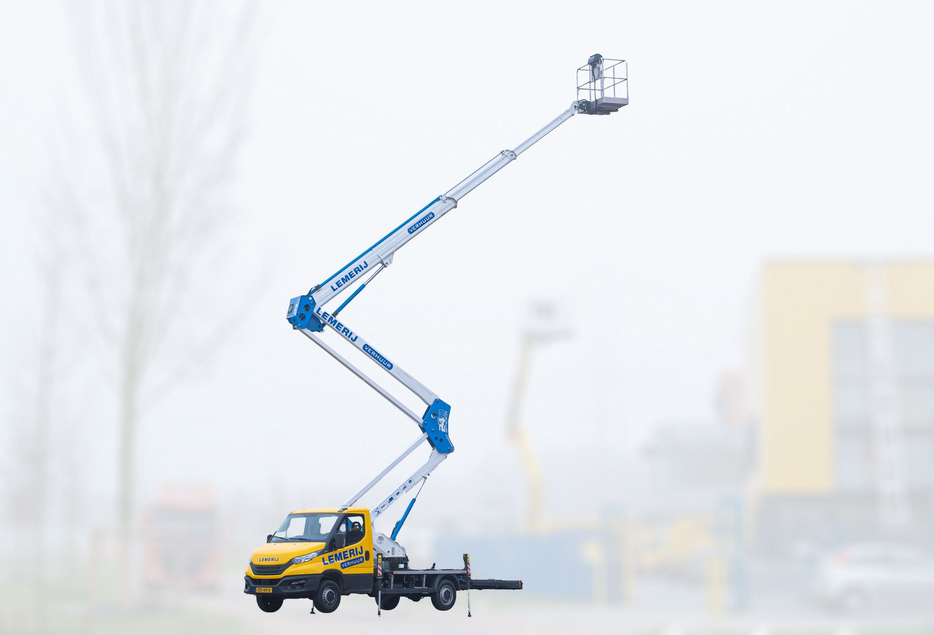 Auto hoogwerker ; Kniktelescoop ; w.h. 24 m