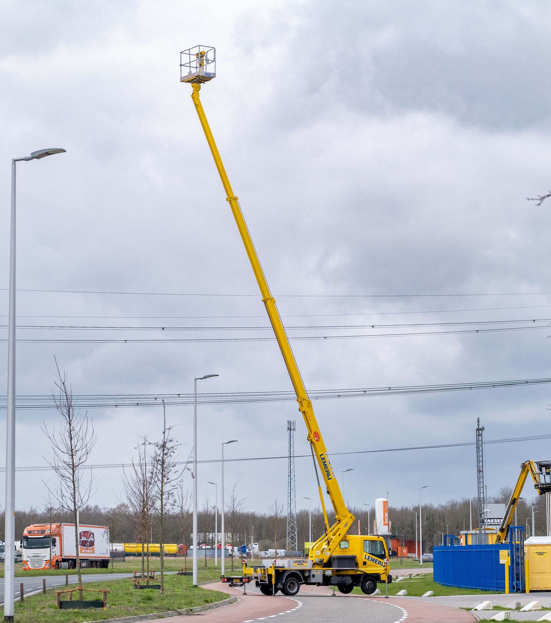 Auto hoogwerker ; Telescoop ; w.h. 21 m