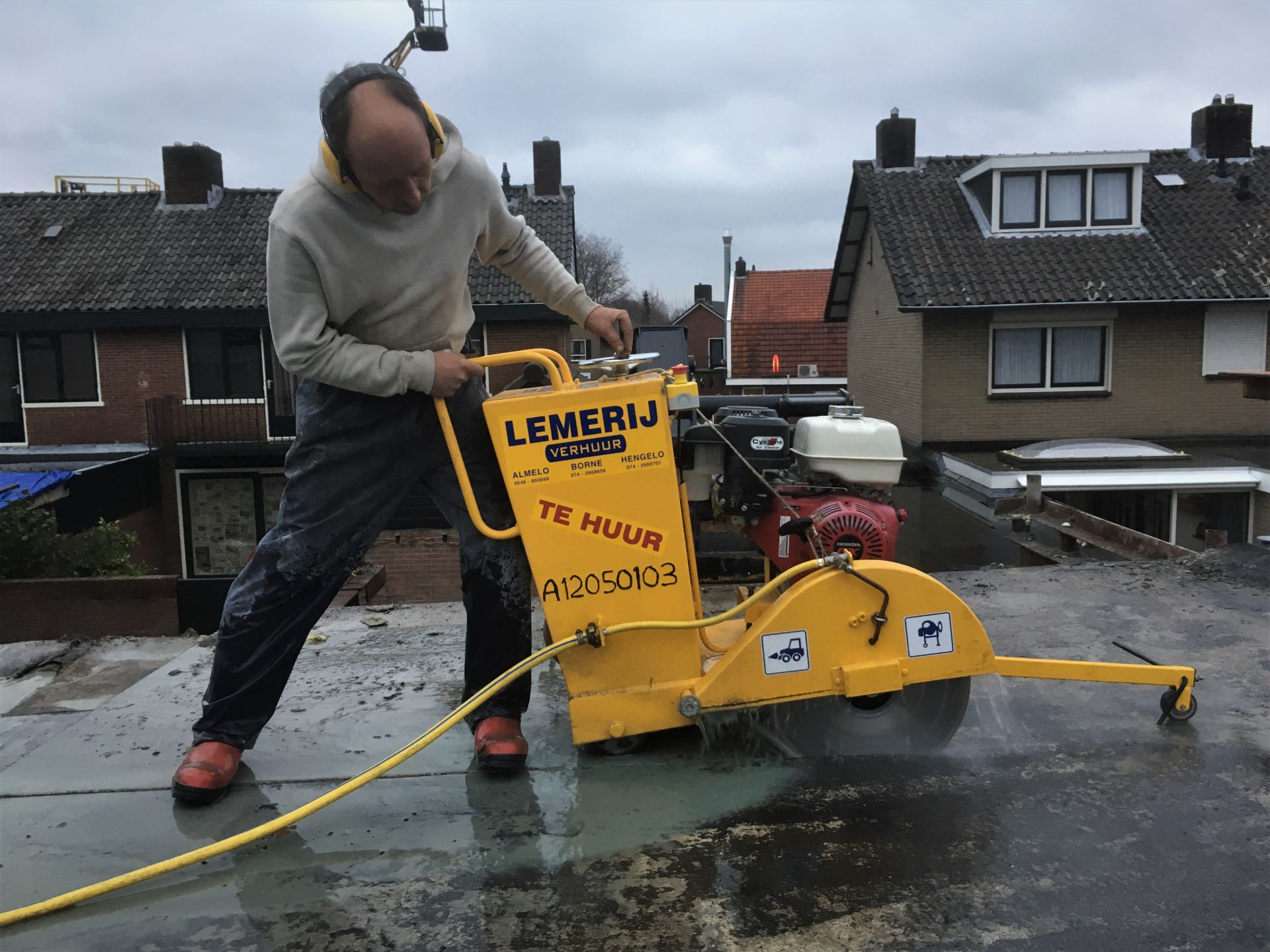Film: Diamantvloerzaagmachine huren?