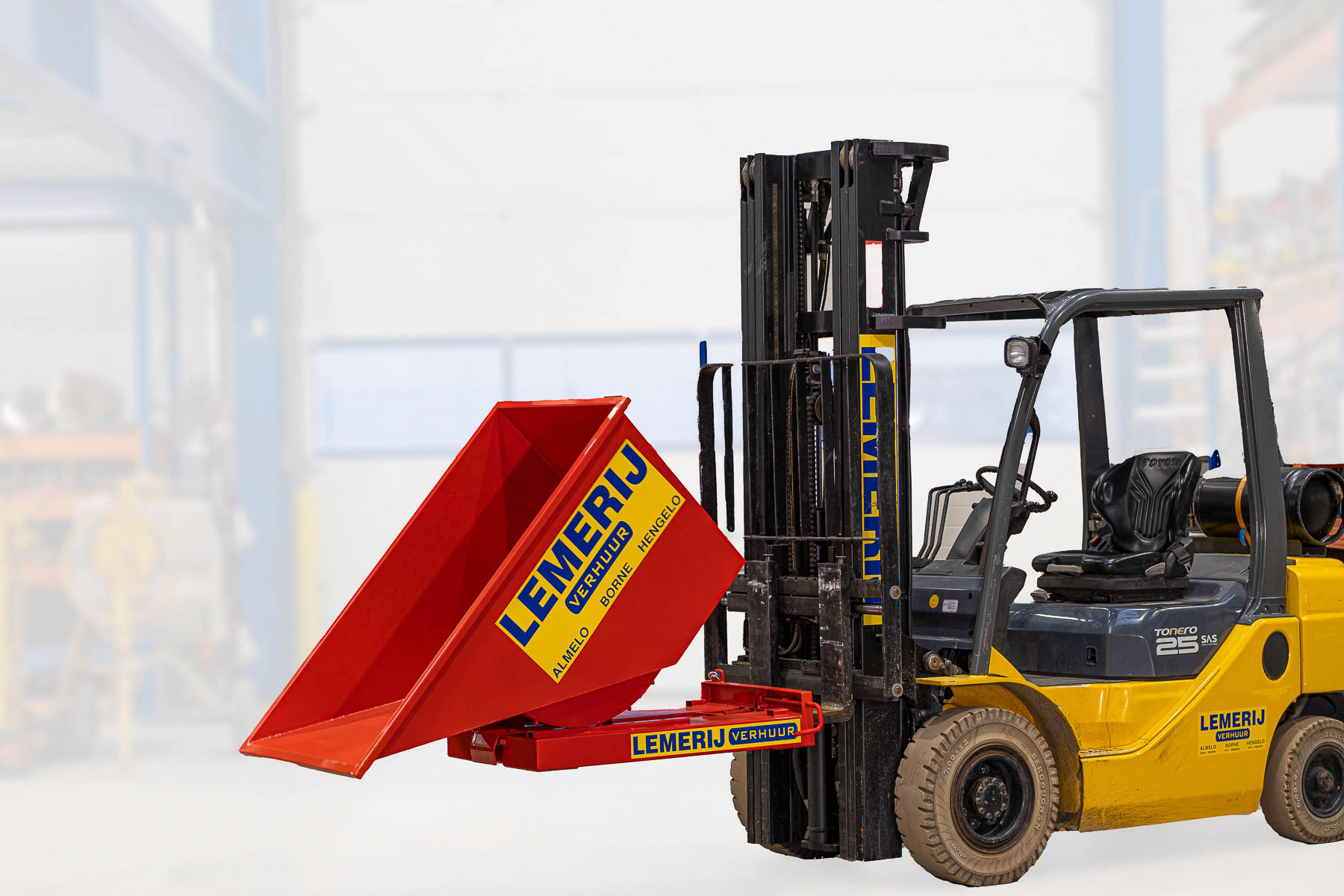 Kantelbare afvalbak ; 600 ltr. ; voor truck