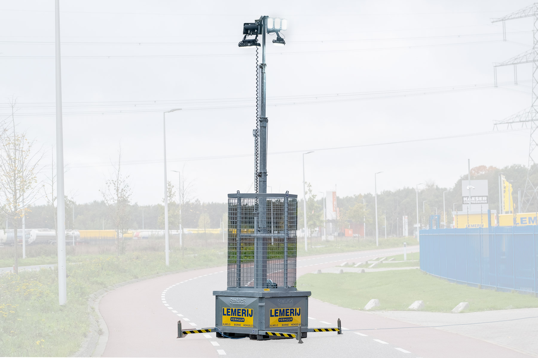 Lichtmast 8,5 m.; incl.4x150W lampen stationaire lichtmast