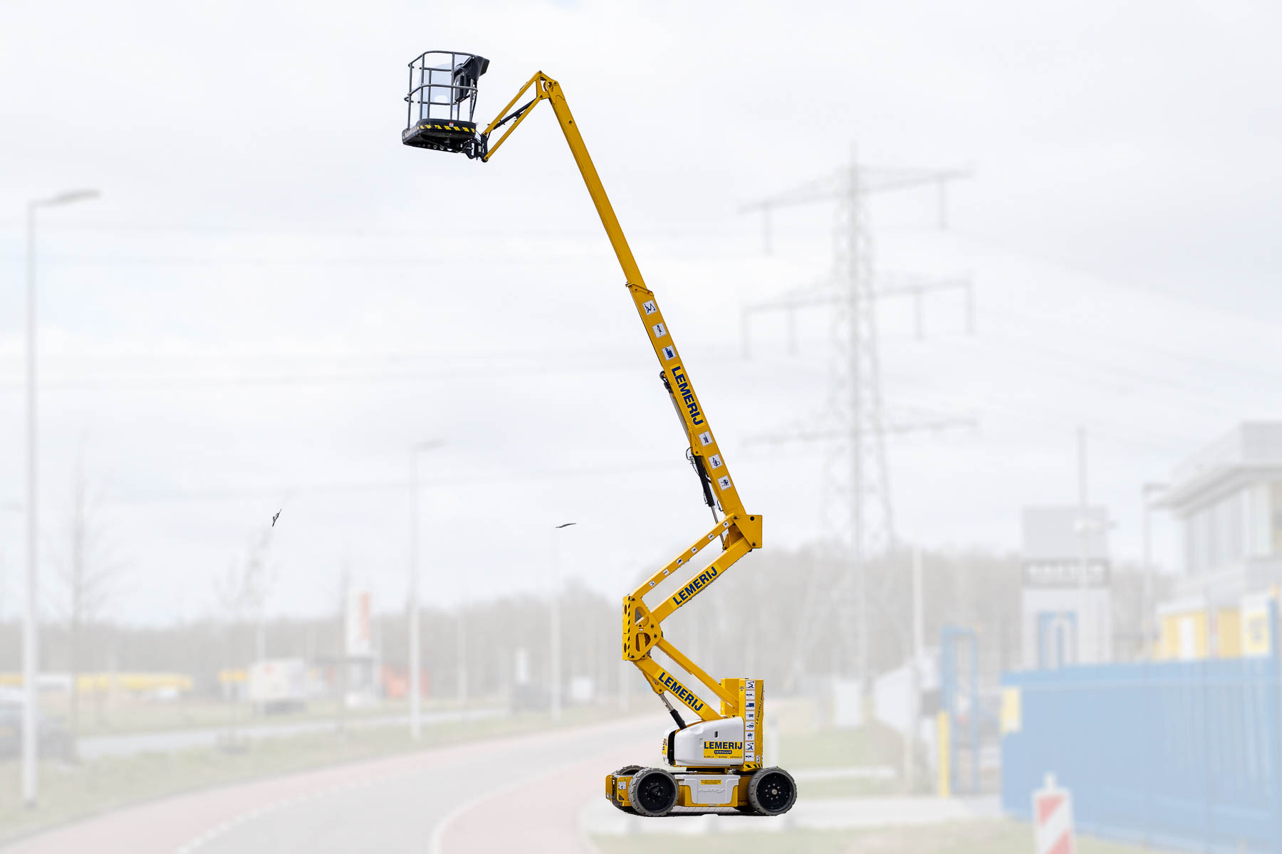 Kniktelescoophoogwerker ;Accu / diesel; w.h. 15,6 m