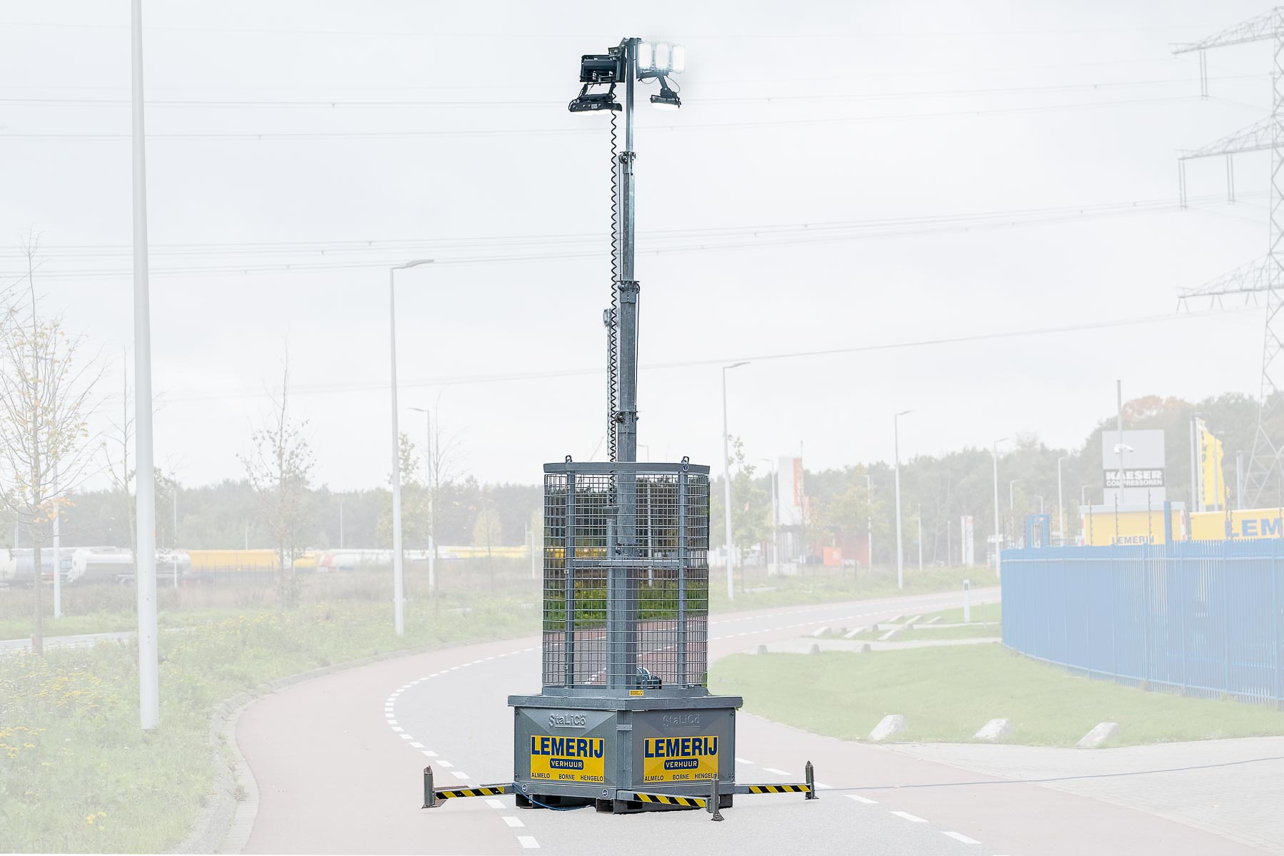 Lichtmast 8,5 m.; incl.4x150W lampen stationaire lichtmast