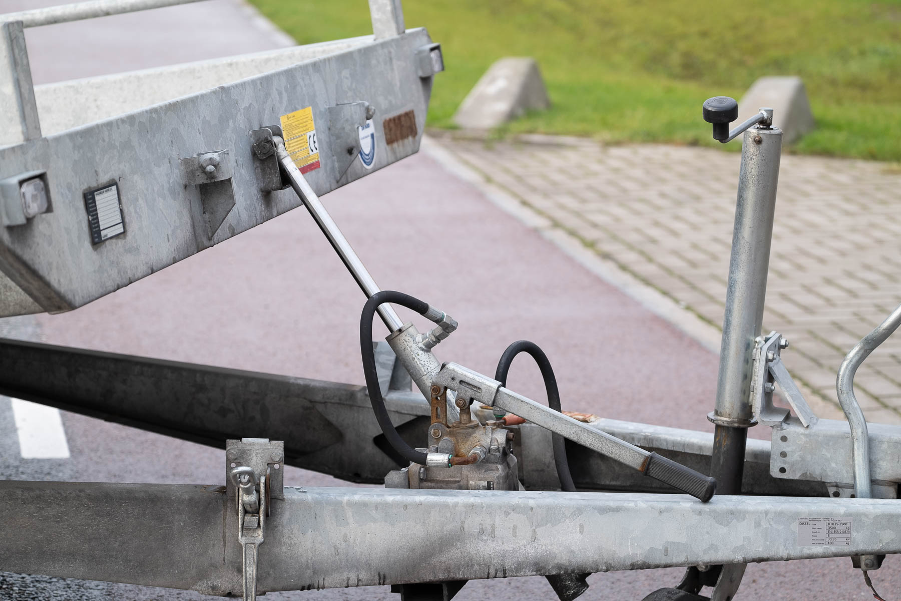 Machinetransporter ; kantelbaar  ; vloer 160x350cm.