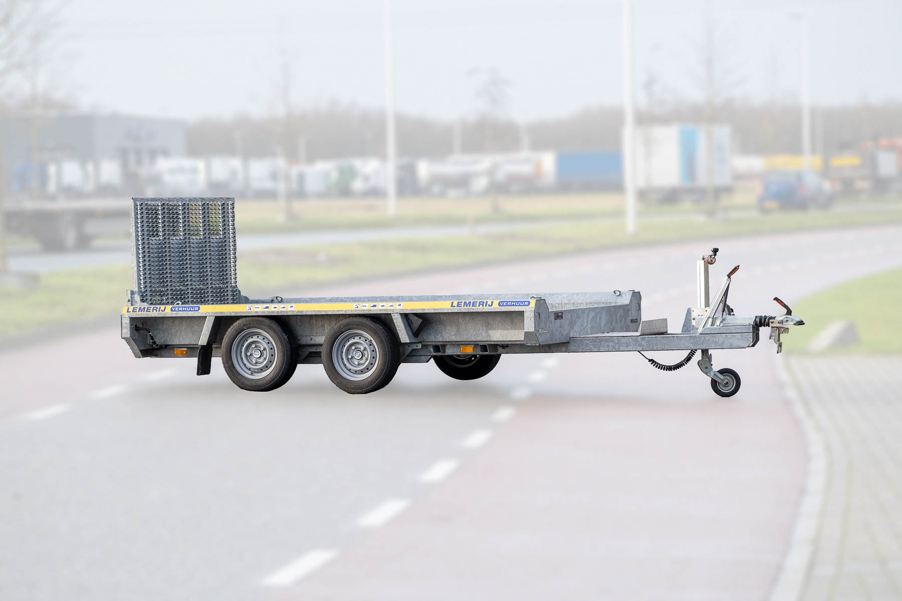 Machinetransporter; met oprijklep; vloer 149 x 295 cm