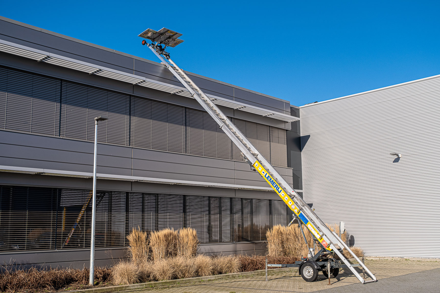 Verhuislift ; 18 m. aanhangermodel