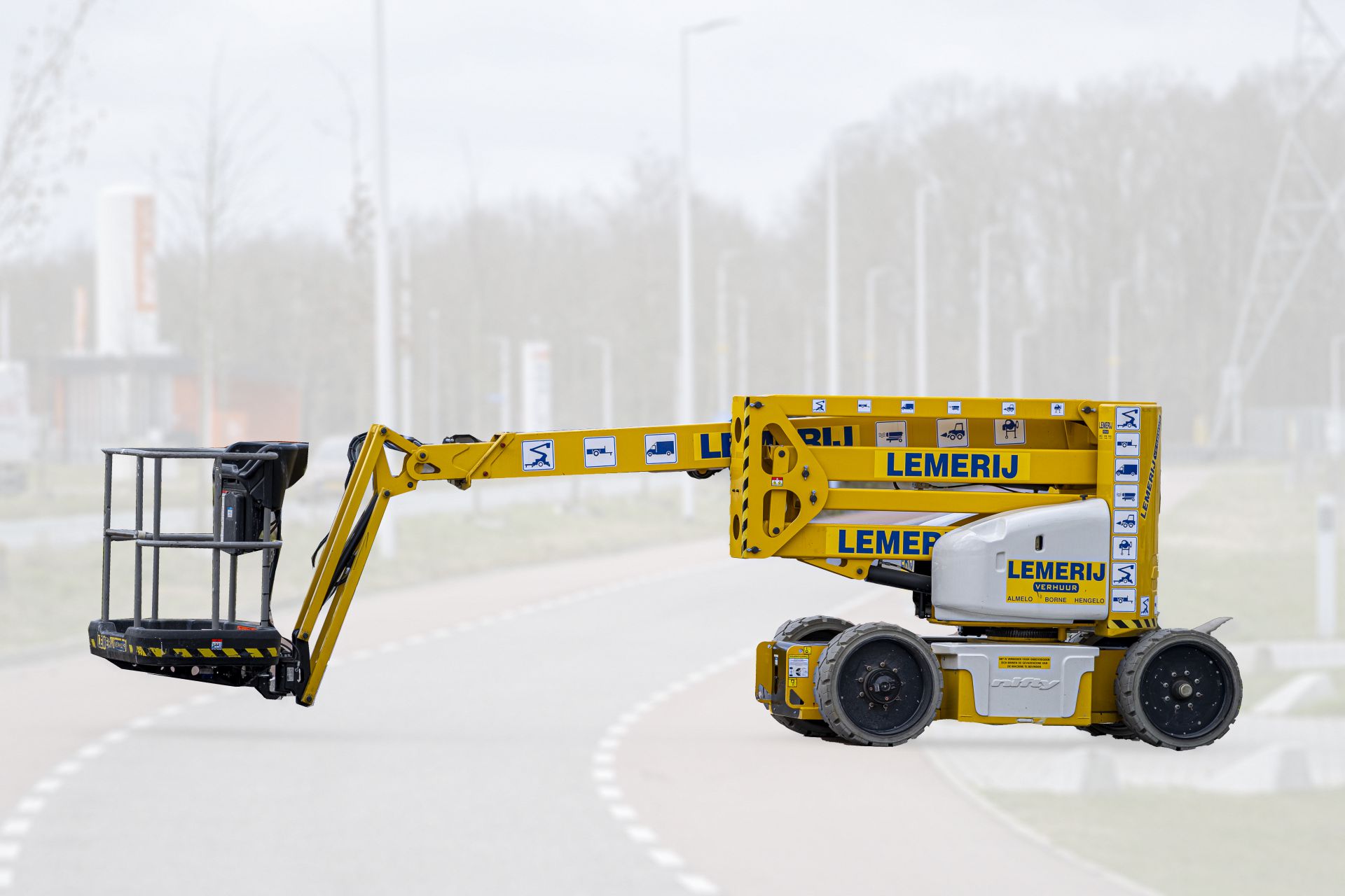 Kniktelescoophoogwerker ;Accu / diesel; w.h. 15,6 m