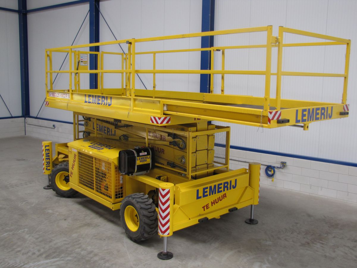 Schaarhoogwerker ; diesel (4x4) ; w.h. 18,5 m