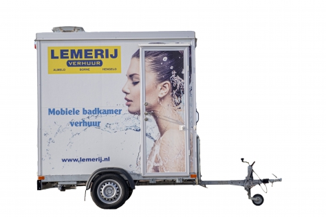 Mobiele badkamer ; (aanhangwagen model); toilet, douche en wasbak